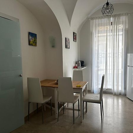 G House 100 Apartment Катания Екстериор снимка