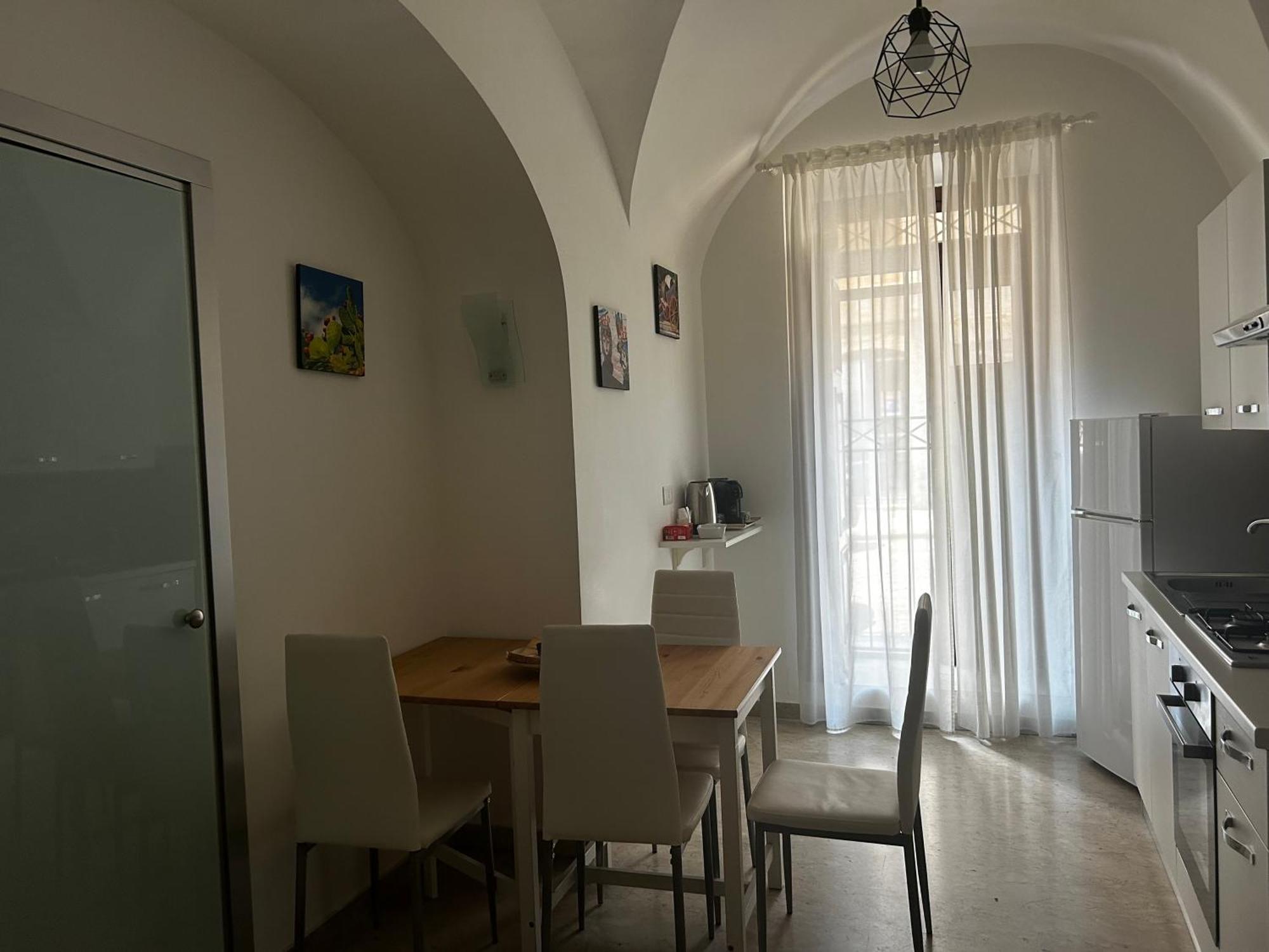 G House 100 Apartment Катания Екстериор снимка