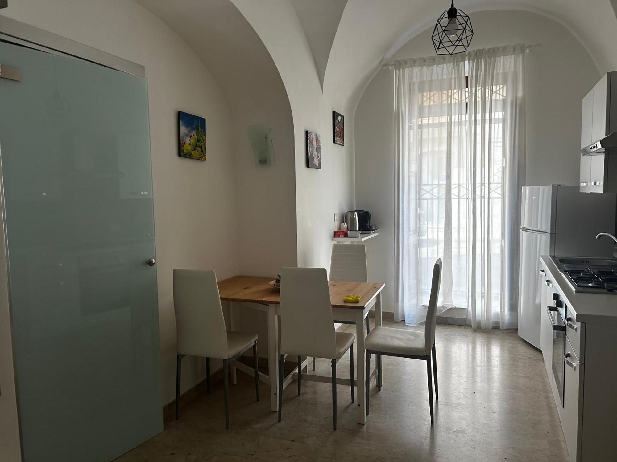 G House 100 Apartment Катания Екстериор снимка