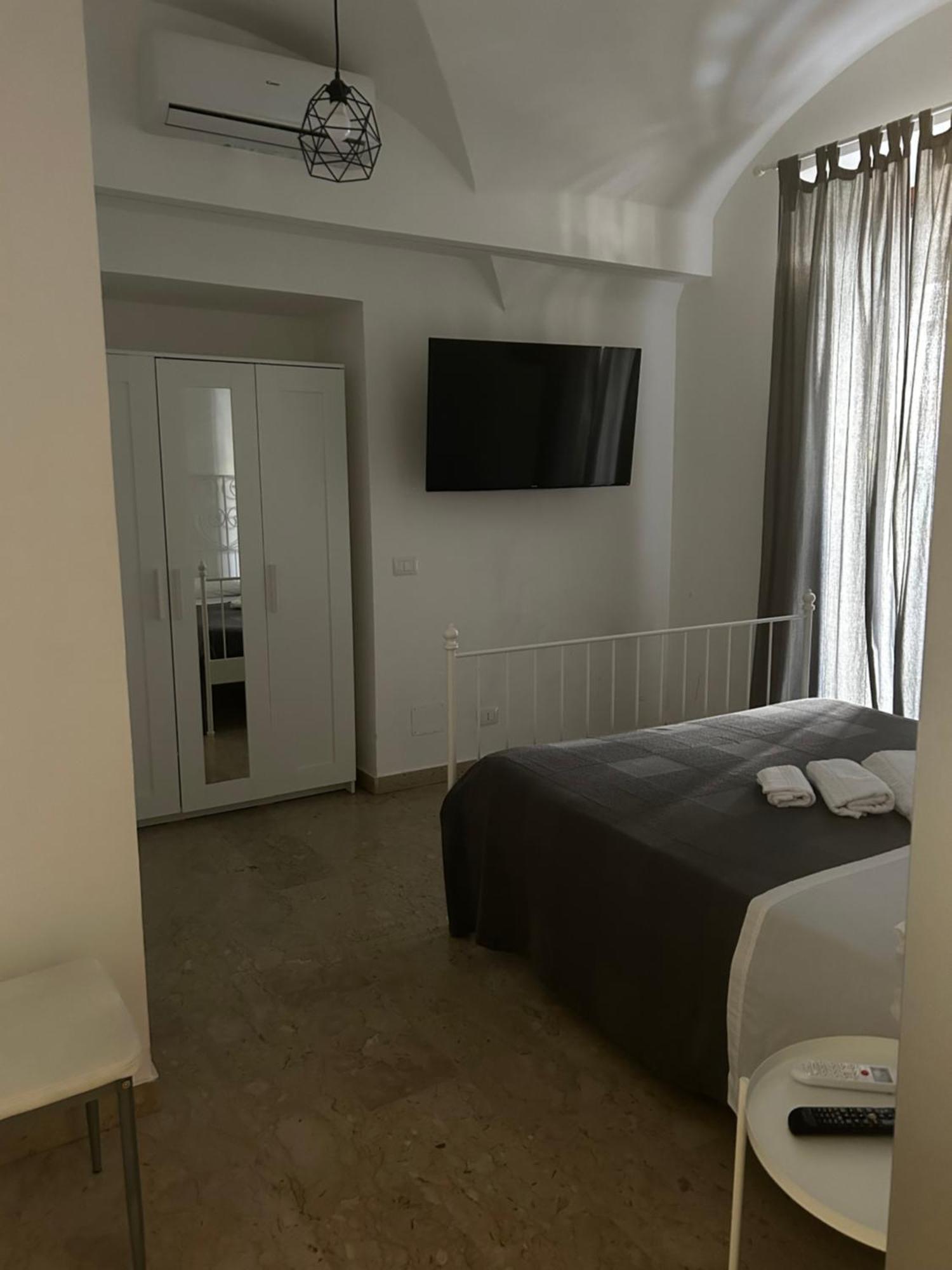 G House 100 Apartment Катания Екстериор снимка